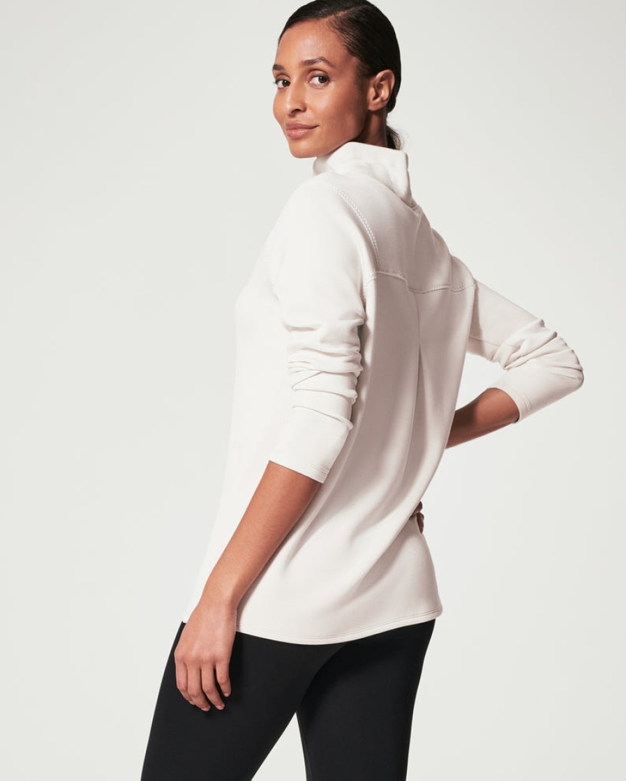 SPANX Airessentials 'Got-Ya-Covered' Pullover Top In White Cloud Athelisure