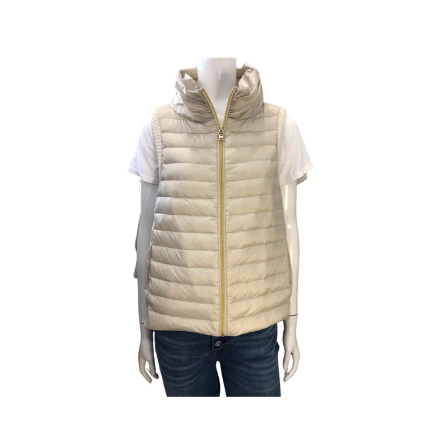 CORTLAND PARK Wynn Gilt Vest In White/Snow Athelisure