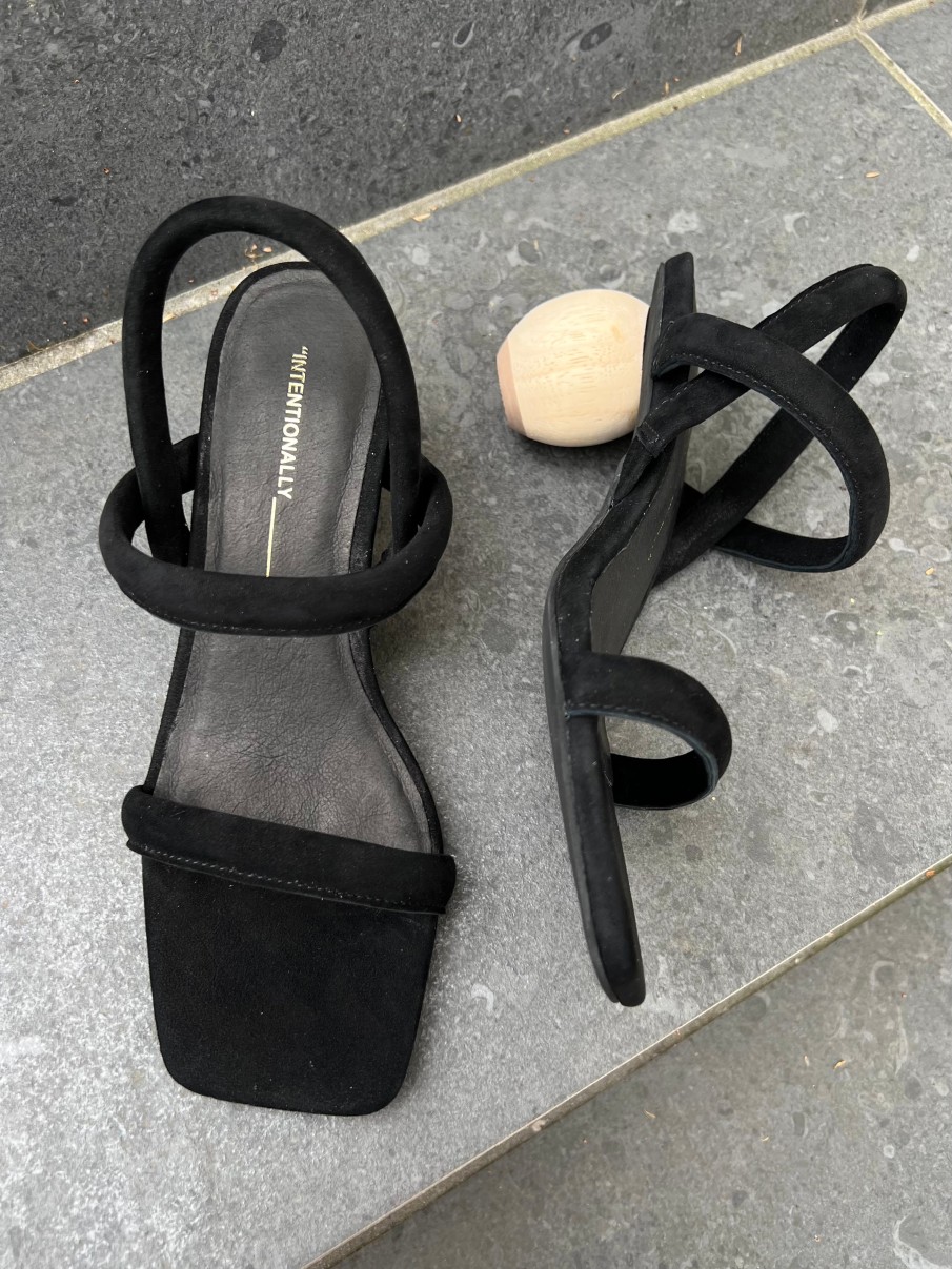 INTENTIONALLY BLANK Kimber Heel In Black Heels